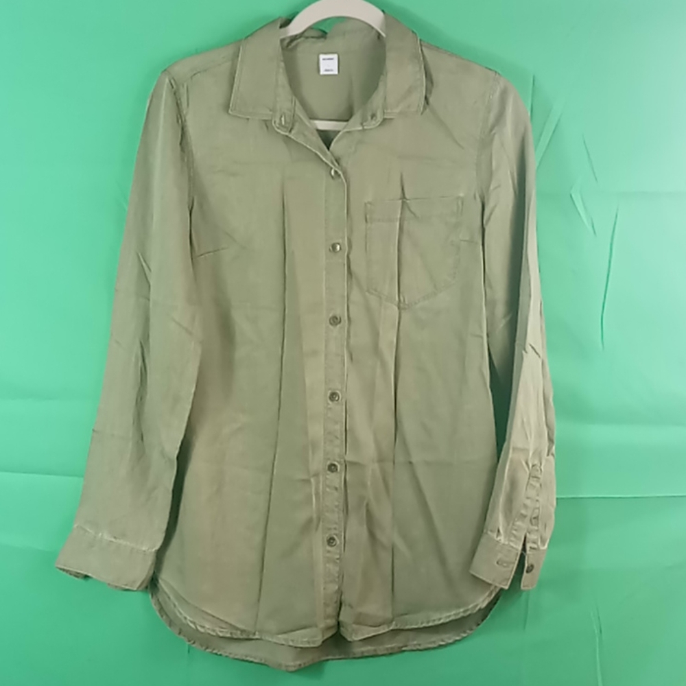 Old navy button down top size small